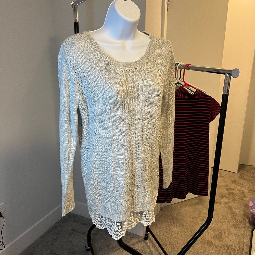 AB Studio // Light Gray Sweater with Lace Trim